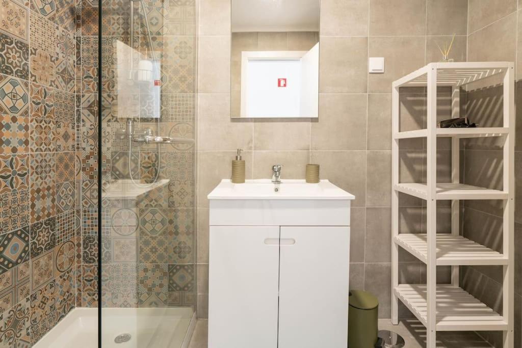 Casa Oliveira - Sunny 2-Bed Retreat Steps From The Beach Armação de Pêra 外观 照片