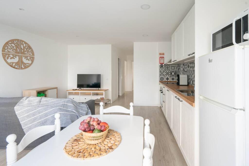 Casa Oliveira - Sunny 2-Bed Retreat Steps From The Beach Armação de Pêra 外观 照片