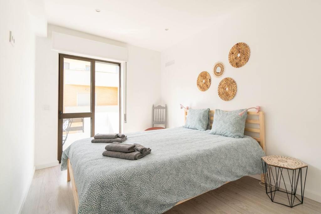 Casa Oliveira - Sunny 2-Bed Retreat Steps From The Beach Armação de Pêra 外观 照片